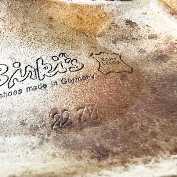 Birkis Metallic Embossed Double Strap Sandals Size 37 EU Cork‎ Sole Comfort Foot - Picture 9 of 16